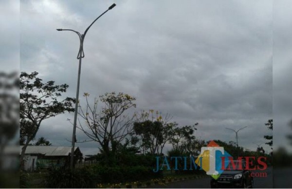 Salah satu penerangan jalan yang pajaknya dikelola oleh Bapenda Kabupaten Malang (Foto : Dokumen MalangTIMES)