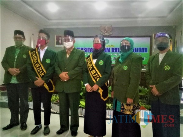 Pembukaan PKKMB Unisba Blitar Tahun 2020 oleh Rektor Unisba Blitar Soebiantoro didampingi jajaran rektorat