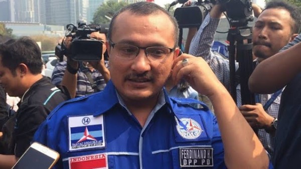Ferdinand Hutahaean dan AHY (Foto: Greatinfokini.com)
