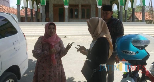 Tampak, Korban didampingi oleh Mutmainnah. Koordinator psikologis korban pelecehan seksual Pusat Pelayanan Terpadu (PPT) Kabupaten Bangkalan. (foto/istimewa)