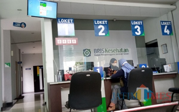 Tampak loket pelayanan yang lengang dari pengunjung