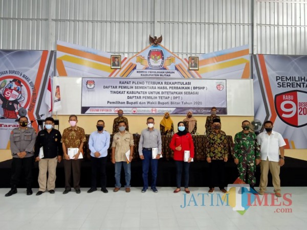 KPU Kabupaten Blitar menetapkan jumlah DPT Pilkada Kab Blitar dalam Rapat Pleno. (Foto : Aunur Rofiq/BlitarTIMES)