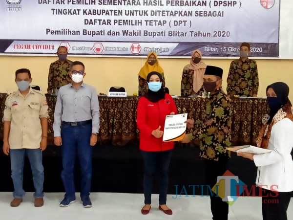 KPU Kabupaten Blitar menetapkan jumlah DPT pilkada Kabupaten Blitar dalam rapat pleno.(Foto : Aunur Rofiq/BlitarTIMES)