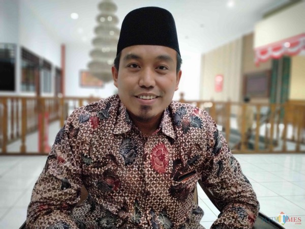 Wakil Ketua DPRD Kabupaten Sumenep, Indra Wahyudi saat ditemui di kantor DPRD setempat (Foto: Syaiful Ramadhani/JatimTIMES)