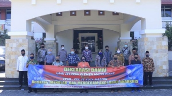 Deklarasi menolak aksi anarkis yang dilakukan FKUB dan FPK.