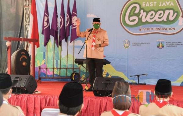 Wali Kota Kediri Abdullah Abu Bakar saat memberikan pesan kepada seluruh anggota pramuka Kota Kediri.(ist)