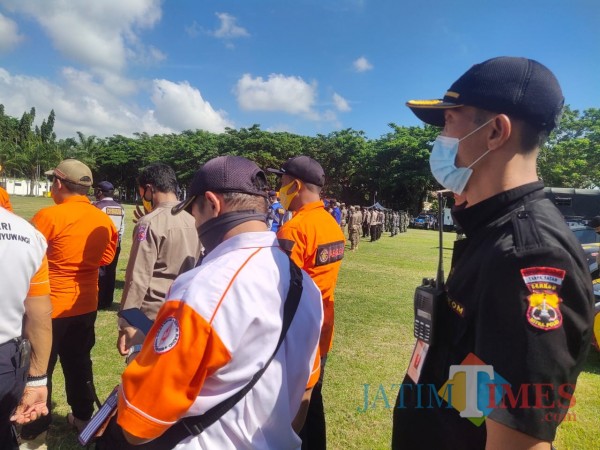 Pelaksanaan apel gelar pasukan, jumlah personil dibatasi dan tetap mengutamakan protokol kesehatan guna mencegah penyebaran Covid-19