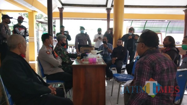 Mediasi warga Arjowinangun berkaitan dengan pemanfaatan Hippam Arjowinangun. (Pipit Anggraeni/MalangTIMES).