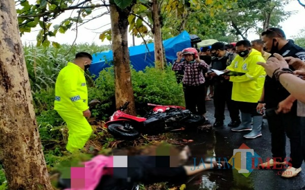 Petugas lakukan olah TKP di Bangoan Kecamatan Kedungwaru / Foto : Dokpol / Tulungagung TIMES