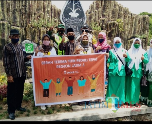 Bank BTPN bersama PC fatayat NU Kab Madiun dalam penyerahan taman edukasi budaya kepada pemerintah desa Sidomulyo kec Wonoasri Kab.Madiun