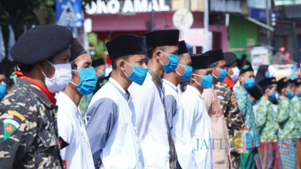 Suasana Upacara Hari Santri Nasional di Alun-Alun Kota Batu, Kamis (22/10/2020). (Foto: Irsya Richa/MalangTIMES)