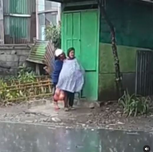Seorang nenek dipukuli wanita muda (Foto: IG ir_kartika •)