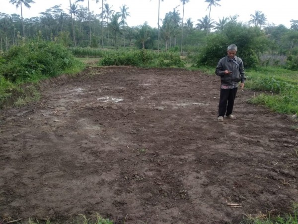 Lokasi ditemukannya diduga bangunan cagar budaya yang telah diuruk tanah di Tajinan, Kabupaten Malang, Sabtu (24/10/2020). (Foto: BPCB Jawa Timur)