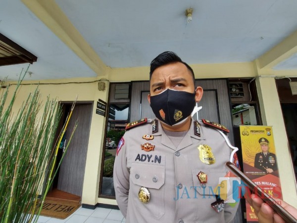 Kasat Lantas Polres Malang AKP Ady Nugroho saat ditemui awak media di Mapolres Malang, Senin (26/10/2020). (Foto: Tubagus Achmad/MalangTimes)