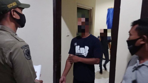 Satpol PP Kota Kediri kembali merazia tempat kos, penginapan hingga hotel atas tindakan perilaku menyimpang (mesum). (Foto: Ist)