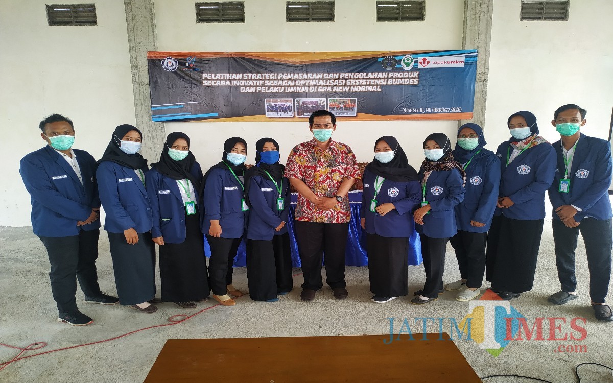 Tim Ubhi Tim 16 KKN Mandiri UBHI Tulungagung Perkuat Strategi Pemasaran Produk ...
