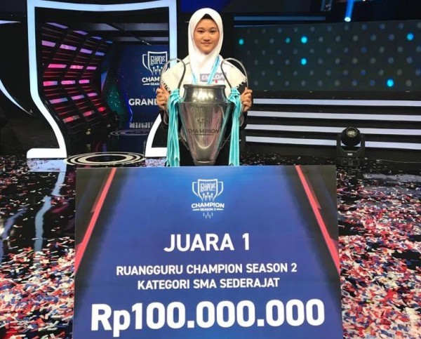 Siswa MAN 2 Kota Malang, Emilda Puteri Aulia mendapatkan penghargaan Rp100 juta pada kompetisi Ruangguru Champion 2020 Sesion II. (Foto: Kemenag)