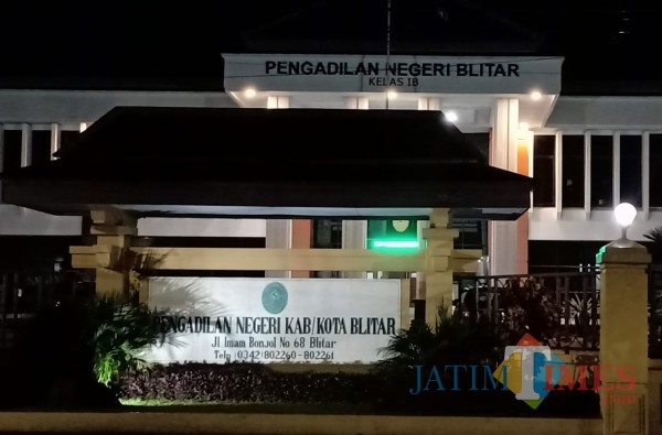 Kantor PN Blitar (tampak depan)