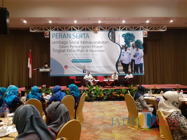 Suasana Peran Serta Lembaga Sosial Kemasyarakatan Dalam Pembangunan Wilayah Tingkat Kelurahan dan Kecamatan, di Hotel Savana, Rabu (18/11). (Arifina Cahyanti Firdausi/MalangTIMES).