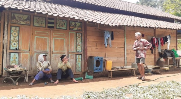 Warga menempati lahan Perhutani tanpa sertifikat. (Foto: Dokumen JatimTIMES)