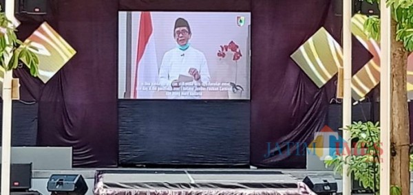 Plt. Bupati Jember Drs. KH. A. Muqit Arief saat membuka WKC secara virtual (foto : istimewa / Jatim TIMES)