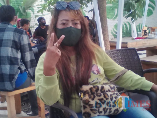 Anik, Salah seorang Pengurus Srikandi PP Banyuwangi Nurhadi Banyuwangi Jatim Times