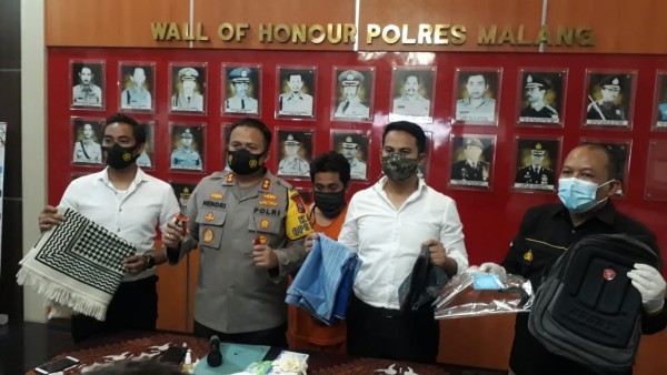 Polres Malang saat ungkap kasus pencurian kotak amal. (istimewa)