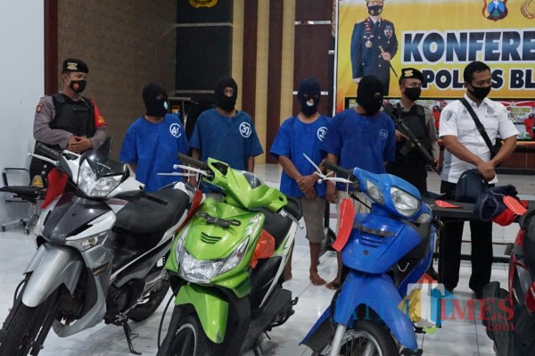 Tiga pelaku curanmor dan satu penadah diamankan Satreskrim Polres Blitar Kota