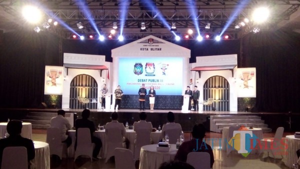 Debat pamungkas Pilkada Kota Blitar digelar KPU di Gedung Kesenian Aryo Blitar.