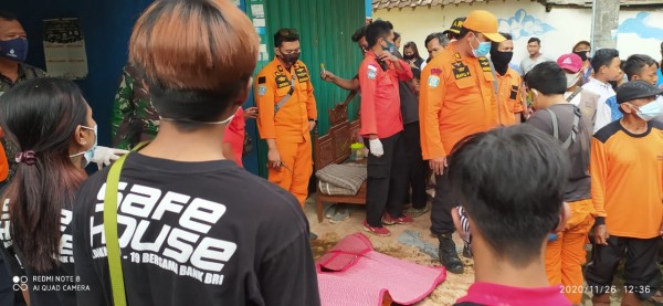 Proses pemulangan korban tenggelam di Kabupaten Malang (istimewa)