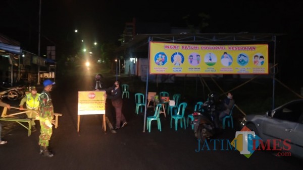 Check point di depan Predator Fun Park. (Foto: Irsya Richa/MalangTIMES)
