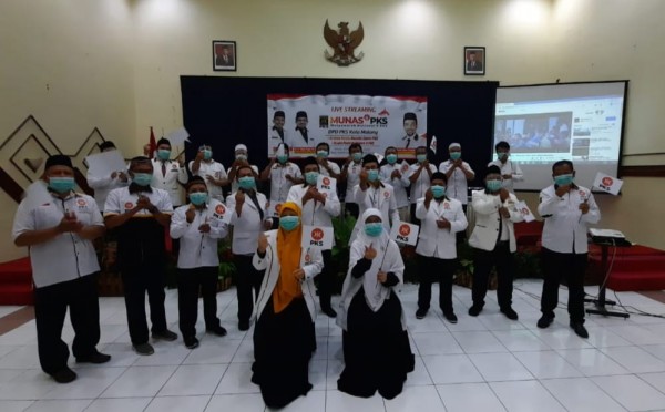 DPD PKS Kota Malang turut serta menyaksikan Munas V PKS secara live streaming (Istimewa).