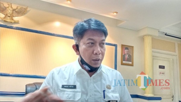 Plt Kepala Bapenda Kabupaten Malang Made Arya Wedhantara saat menjelaskan potensi PPJ Kabupaten Malang (Foto : Dokumen MalangTIMES)