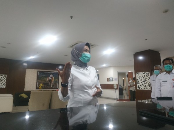 Wali Kota Batu Hj Dra Dewanti Rumpoko MSi saat dijumpai di Balai Kota Batu usai rapat rakor satgas covid, Rabu (2/12/2020).