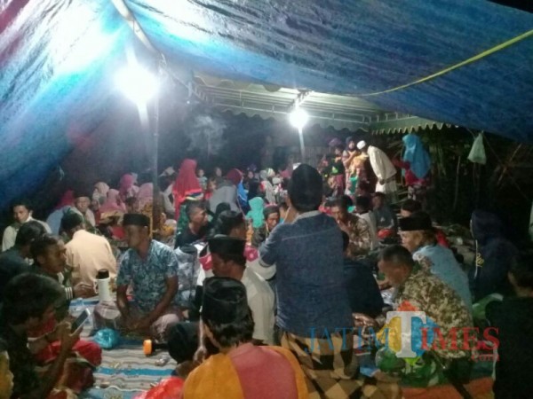 Pengungsi dari Kamar A Desa Supit Urang Pronojiwo Lumajang (Foto : TRC BPBD Lumajang / Jatim TIMES)