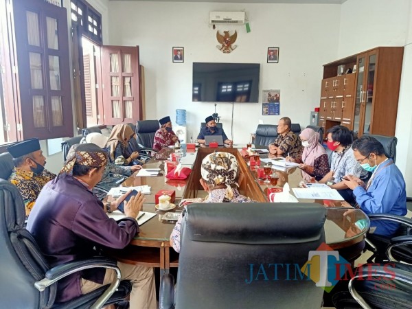 Aktivitas hearing Komisi B DPRD Kota Malang dengan mitra kerjanya (Dokumentasi Komisi D DPRD Kota Malang for MalangTIMES).