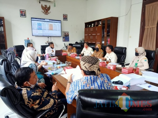 Aktivitas-hearing-Komisi-B-DPRD-Kota-Malang-dengan-mitra-kerjanya-43951efd2729d8129.jpg