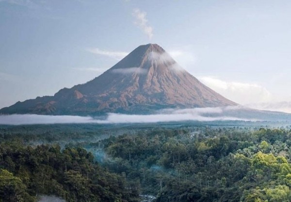 Ilustrasi gunung semeru. (Foto: source google).