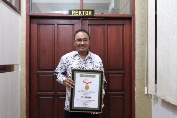 Pecahkan-Rekor-Muri789914888219b5e1.jpg