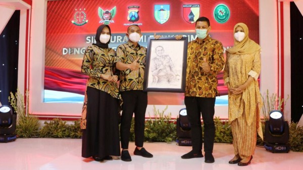 Hal itu diungkapkannya saat menghadiri Silaturahmi Forkopimda dengan Elemen Masyarakat Kota Kediri, Kamis (7/1) bertempat di Grand Surya Hotel. (Foto: Ist)