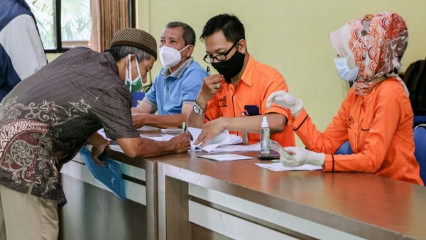 Mulai hari ini, Jumat (8/1) Bantuan Sosial Tunai dari Kementrian Sosial kembali disalurkan oleh Pemerintah Kediri. (Foto: Ist)