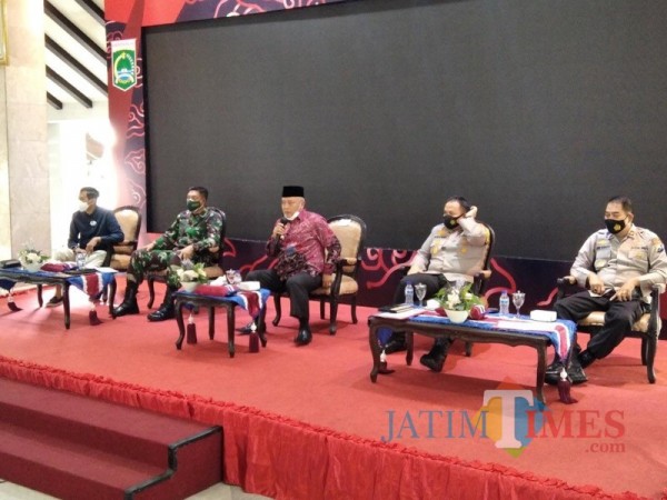 Jajaran Forkopimda Kabupaten Malang saat melakukan rakor sosialisasi kesiapan PPKM (Foto : Dokumen MalangTIMES)
