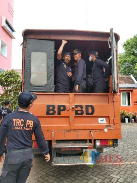 Keberangkatan Para Personil BPBD (Foto: Bramastyo Dhieka Anugerah/JatimTIMES)