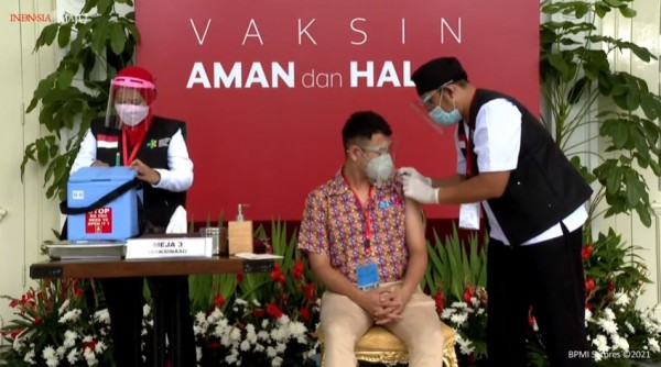 Raffi Ahmad vaksin Covid-19 (Foto: