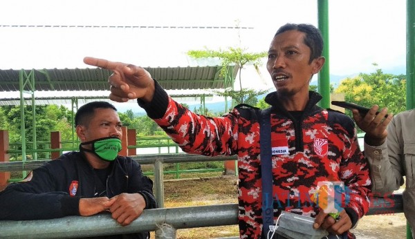 H. Fauzan, salah seorang pedagang sapi (Foto: Abror Rosi-JatimTimes)
