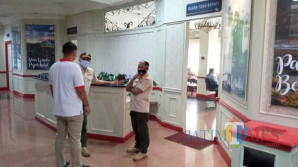 Suasana Kongres PSSI Kabupaten Malang sesaat sebelum dibubarkan karena dianggap tidak mengantongi izin berkegiatan di tengah pelaksanaan PPKM