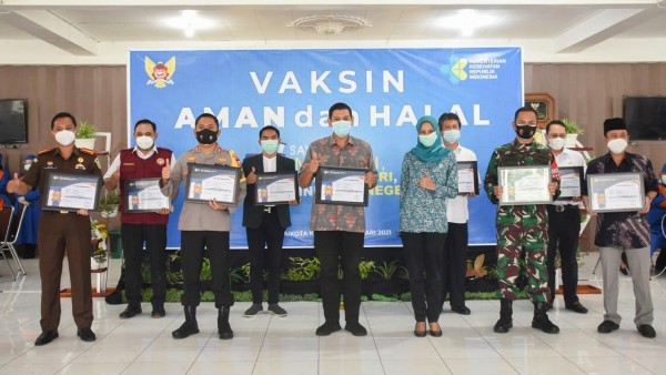 Suntikan vaksin buatan Sinovac dosis kedua hari ini dimulai, setelah 14 hari suntikan vaksin dosis pertama diberikan. (Foto: Ist)