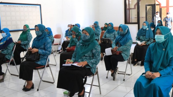 TP-PKK Se-Kota Kediri, Kamis (18/2/2021) mengikuti pelatihan Pita Lila oleh United Nations International Children's Emergency Fund (UNICEF). (Foto: Ist)