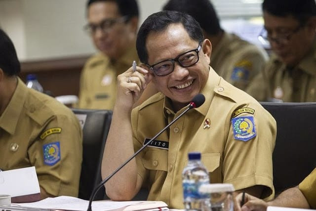 Menteri Dalam Negeri (Mendagri) RI Tito Karnavian merevisi Surat Edaran (SE)
