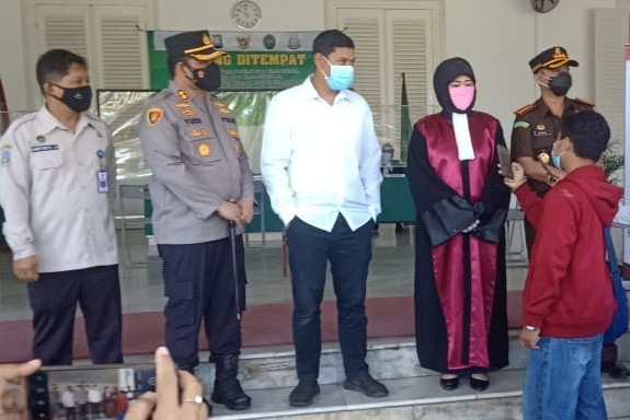 Kapolres Kediri Kota AKBP Wahyudi S.I.K., M.H bersama bersama forkopimda ketika mengecek ops yustisi, Rabu (07/07/2021) . (Foto: Ist)
